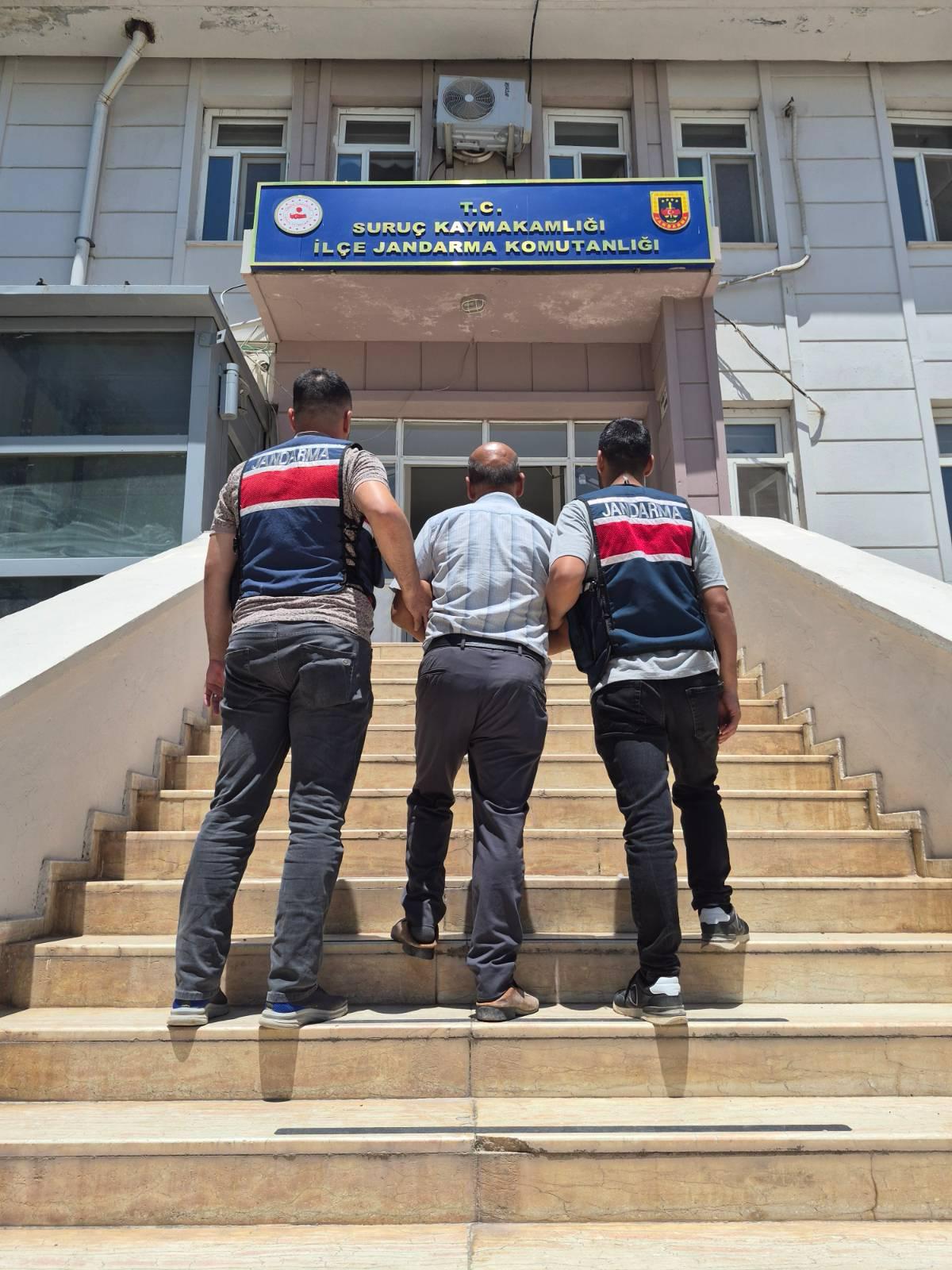 SURUÇ'TA JANDARMADAN KAÇAMADI: 6 YIL HAPİS CEZASI BULUNAN FİRARİ YAKALANDI!