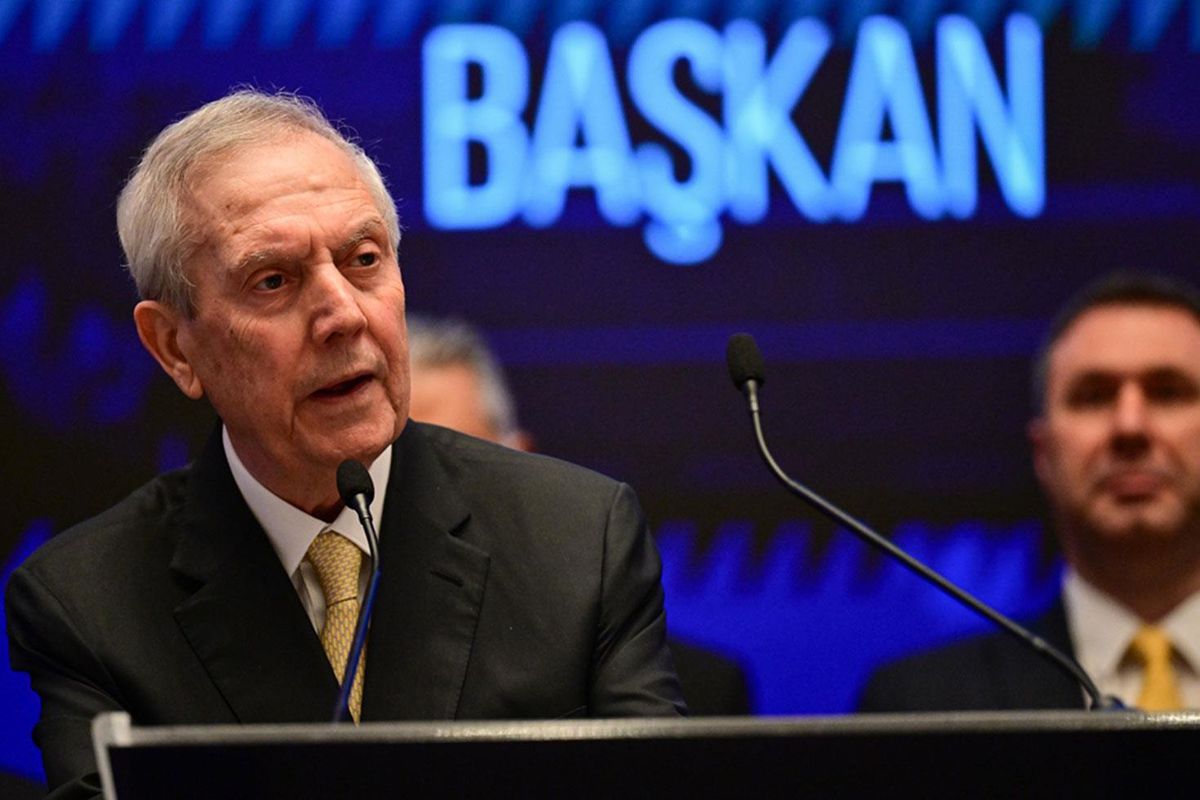Fenerbahçe’de Yeni Dönem Başladı: İlk Toplantı Yapıldı, Görev Dağılımı Belli Oldu!
