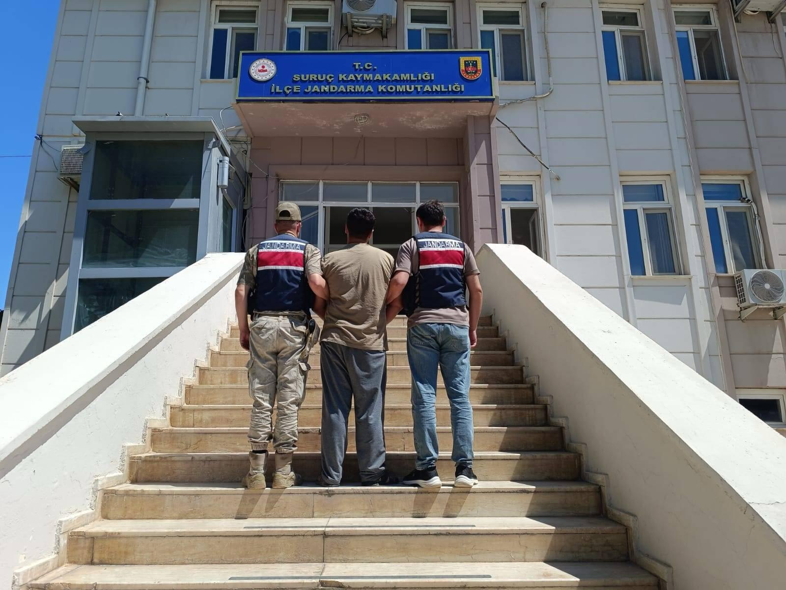 Şanlıurfa’da 5 Yıl Kesinleşmiş Cezası Bulunan Dolandırıcılık Firarisi Yakalandı