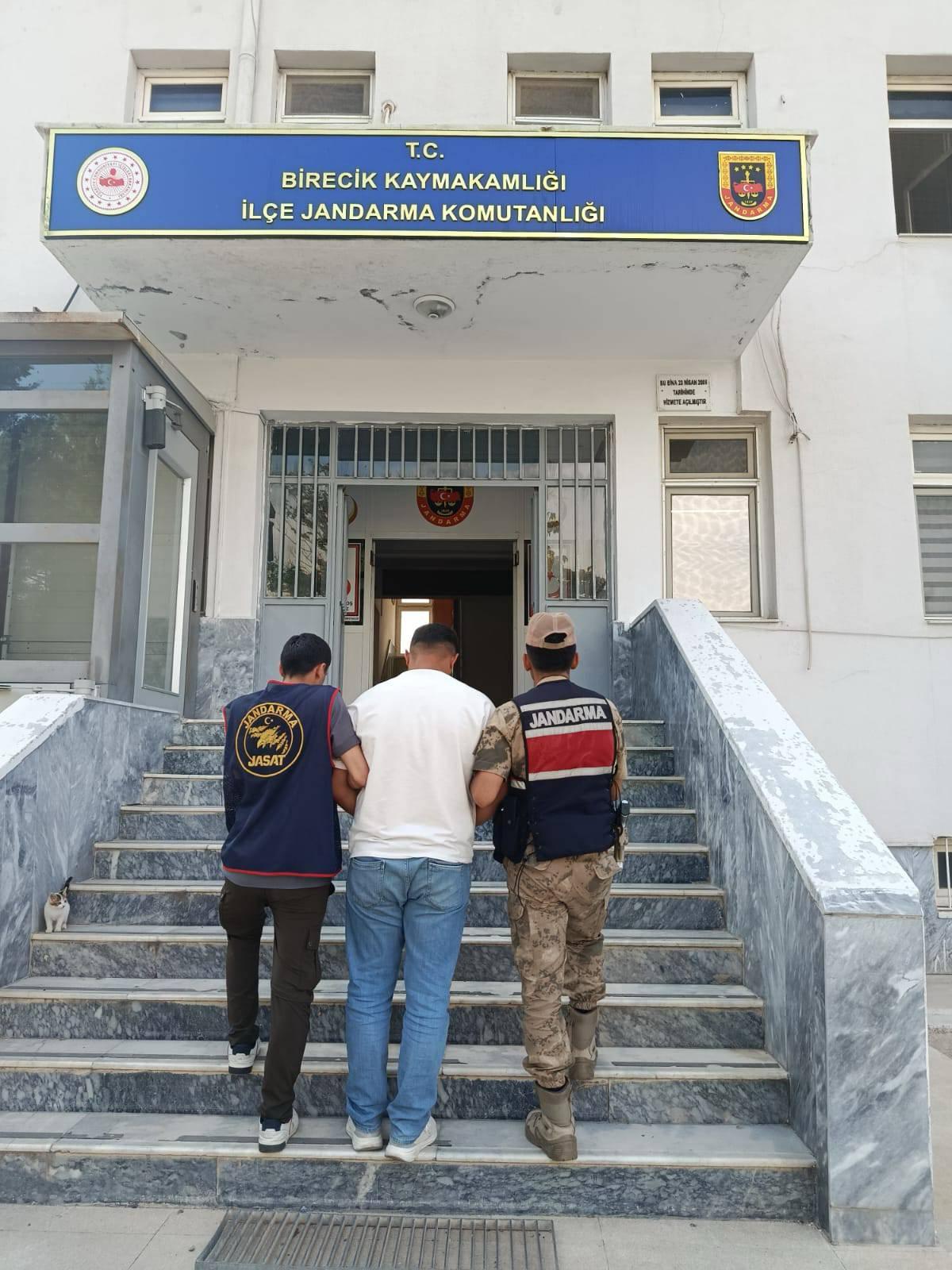 Şanlıurfa’da 5 Yıl Cezası Bulunan Kenevir Firarisi Yakalandı
