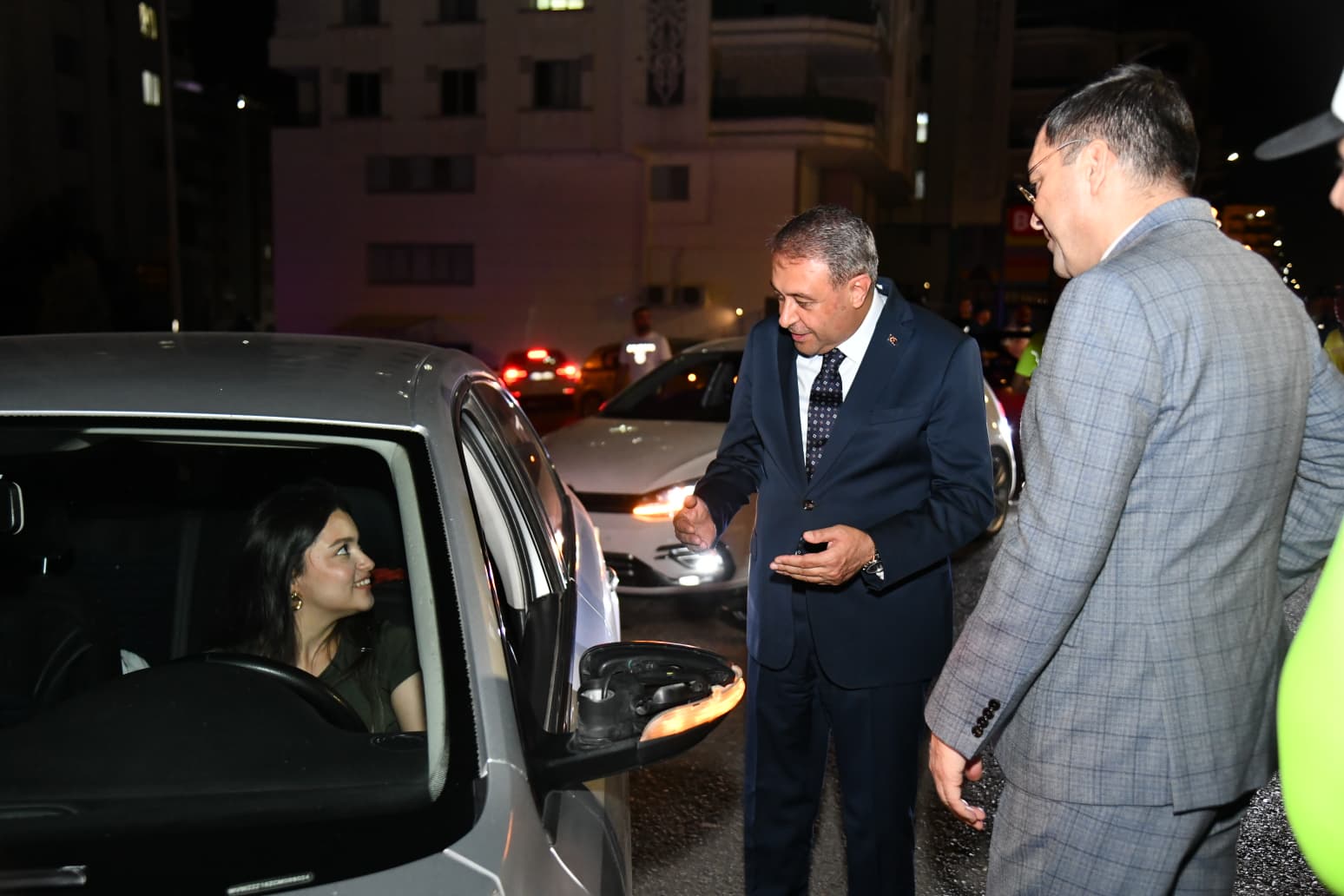 ŞANLIURFA’DA “ Vali Şıldak ve Emniyet Müdürü Aksoy Sahaya İndi: Şanlıurfa’da Kapsamlı “Güvenli Şehir” Denetimi” UYGULAMASI