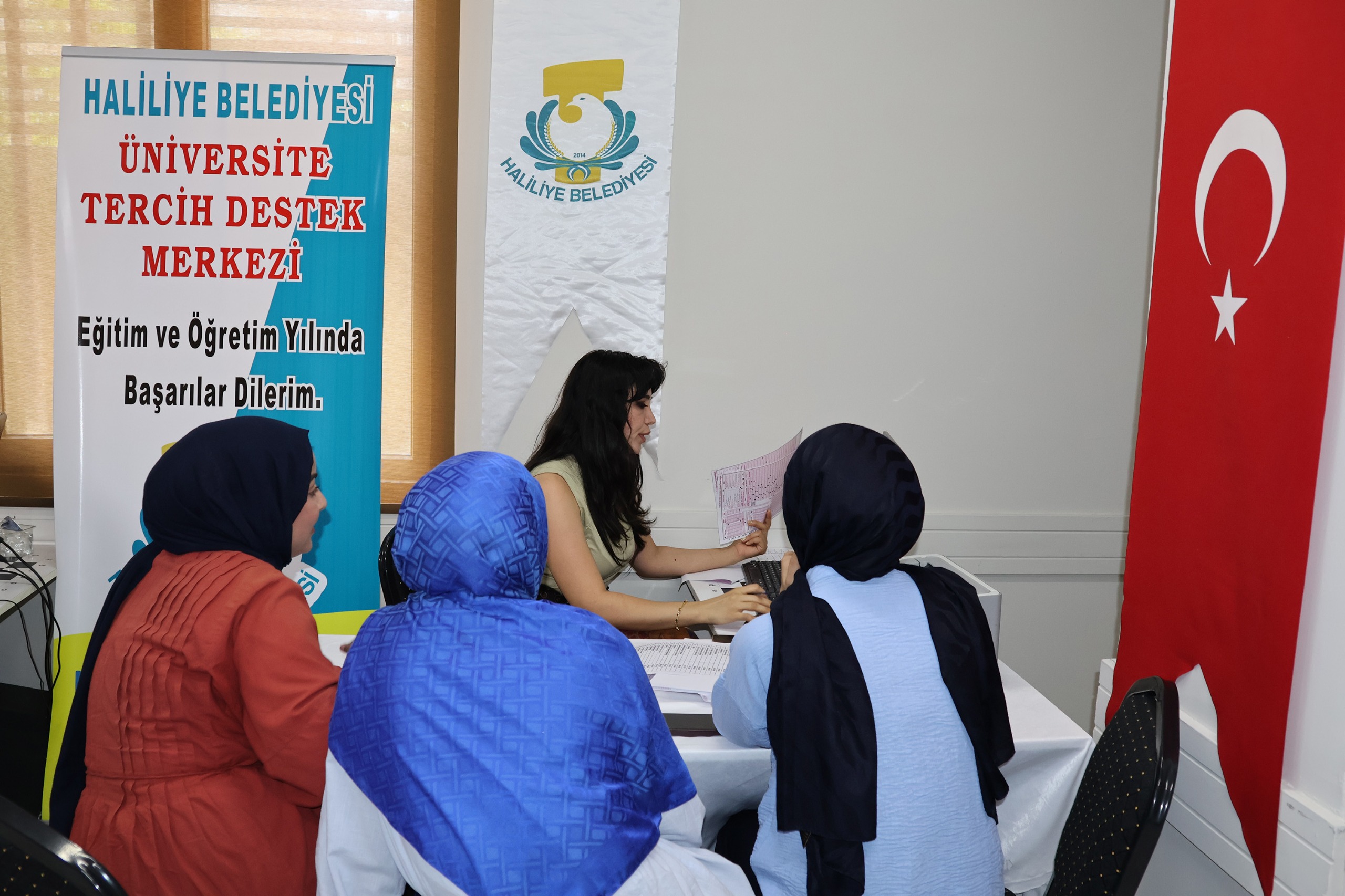 HALİLİYE BELEDİYESİ GENÇLERİN GELECEĞİNE REHBER OLUYOR