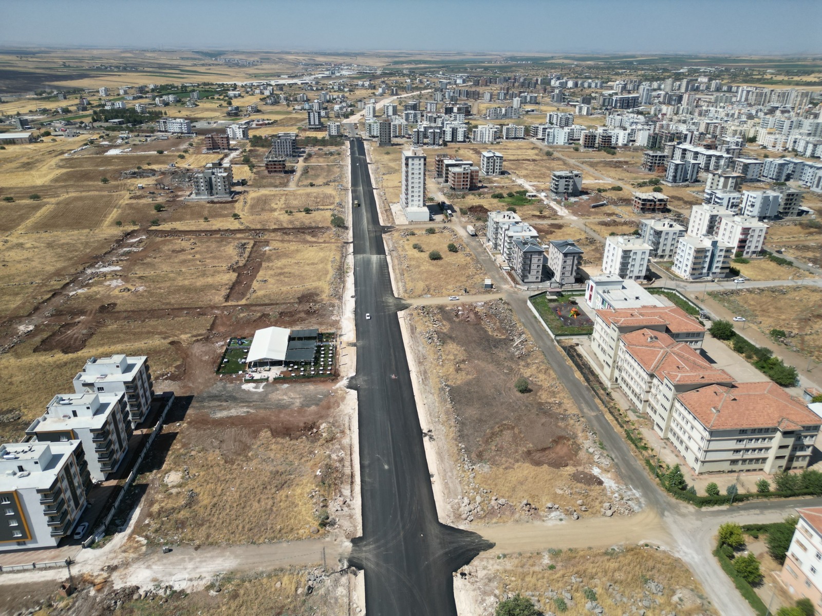 SİVEREK ÇEVRE YOLU’NDA 2. ETAP SICAK ASFALT ÇALIŞMASI BAŞLADI