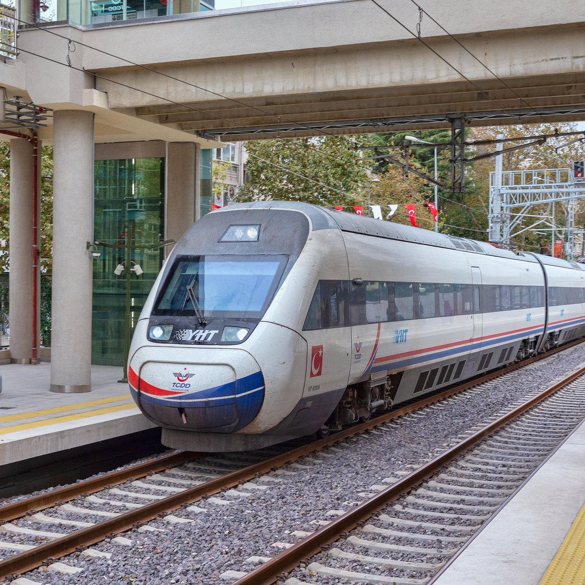 YÜKSEK HIZLI TREN BİLETLERİNE ZAM: İŞTE YENİ FİYAT TARİFESİ