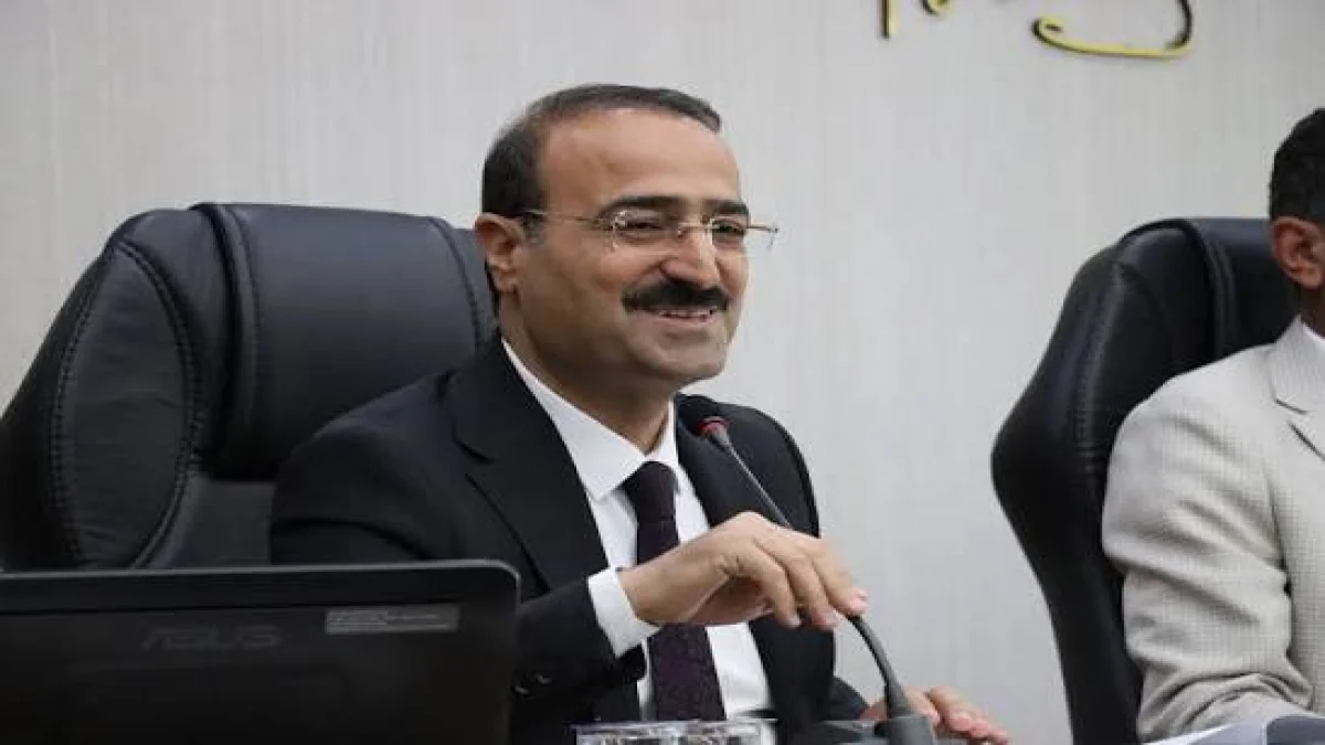 Ahmet Aksoy Kimdir?